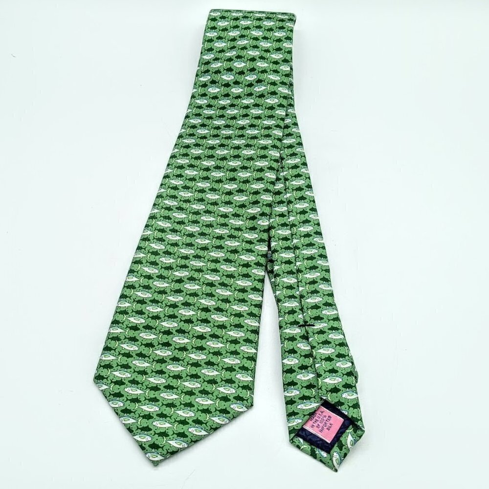Handmade Vineyard Vines Martha's Vineyard Green Fish Print Silk Tie